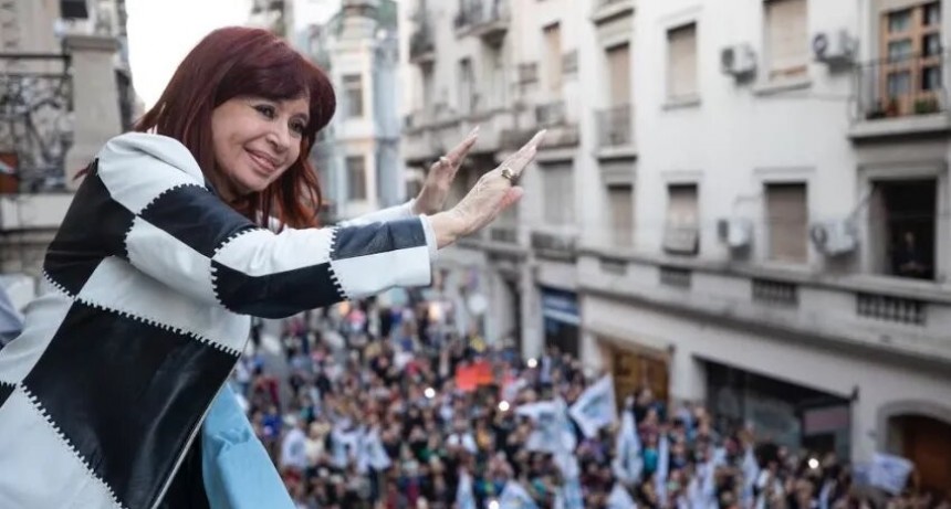 Cristina Kirchner empezó la campaña para el PJ