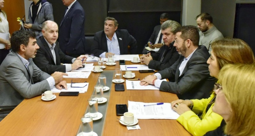 Legislatura: el DNU por la compra de colectivos tiene dictamen para llegar al recinto
