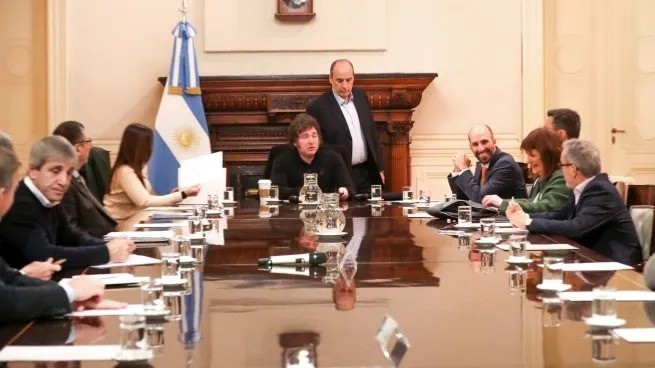 Milei reúne a su Gabinete en un contexto de tensiones políticas y cuestionamientos internos