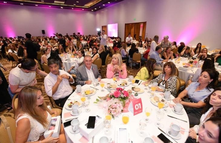 Chahla, Acevedo y Jaldo encabezaron un acto por la concientización del cáncer de mama