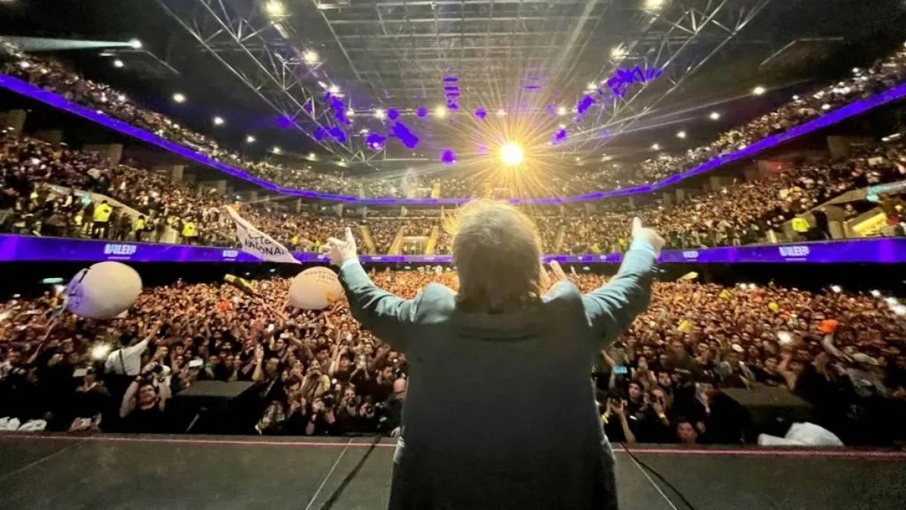 Escenario presidencial: un recital y un libro marcan la agenda de Milei en el Movistar Arena.
