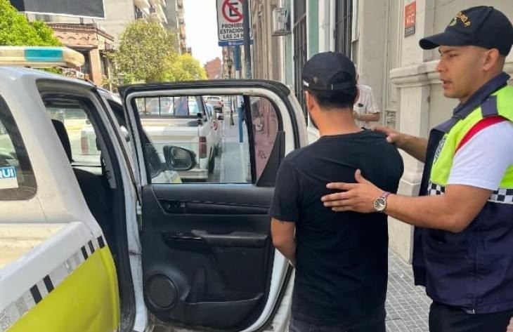 Operativo controlado: tras rastrear un envío de marihuana, detienen al destinatario en Tucumán
