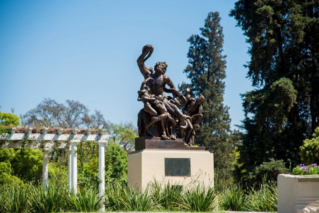 El Bus Turístico de Tucumán estrena un recorrido por el museo a cielo abierto del Parque 9 de Julio