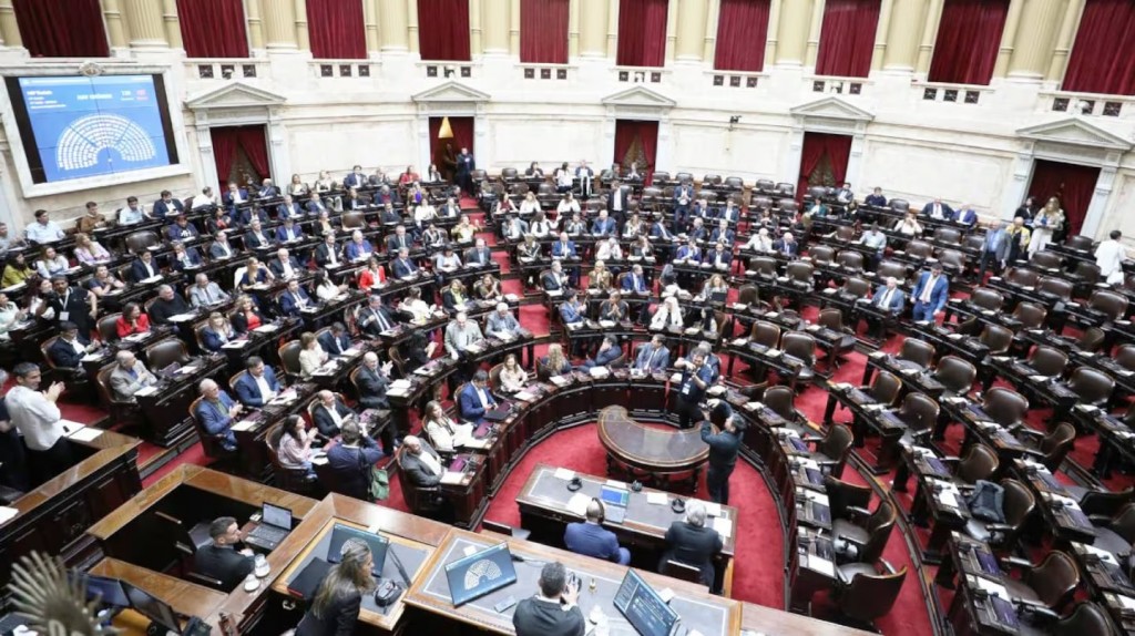 El oficialismo frena en Diputados la ley que limita los DNU y gana tiempo político