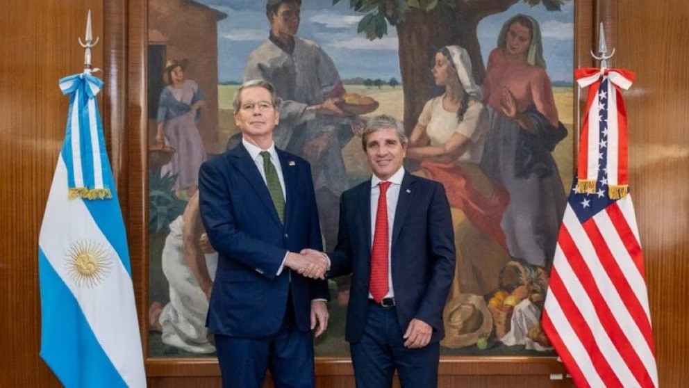 Caputo y Bessent cerraron el megacanje: EE.UU. anunciará un salvataje de 40.000 millones de dólares para Argentina