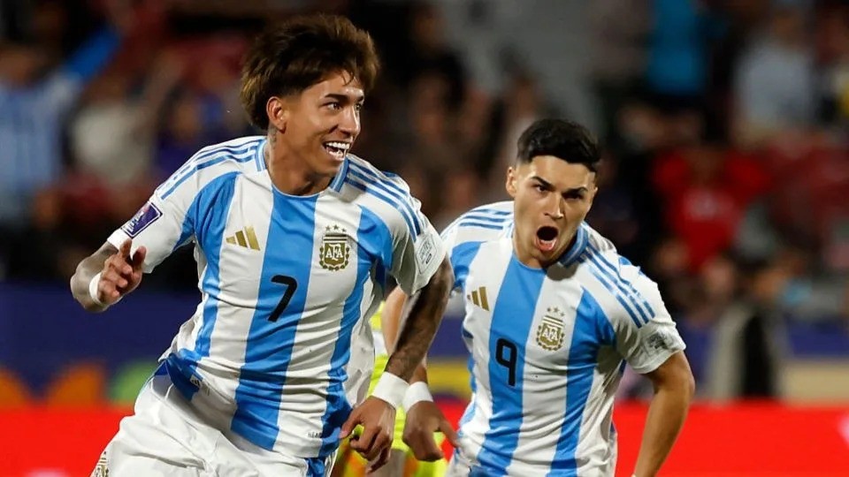 Argentina y Colombia se ven las caras en Santiago por un boleto a la final del Mundial Sub 20
