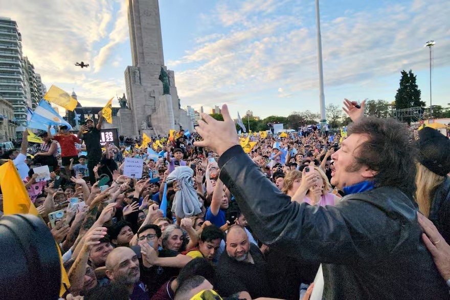 Rosario versus Córdoba: la pulseada interna por el acto de cierre de Milei