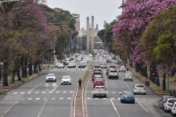Tucumán amanece con humo y anuncia una semana de calor persistente