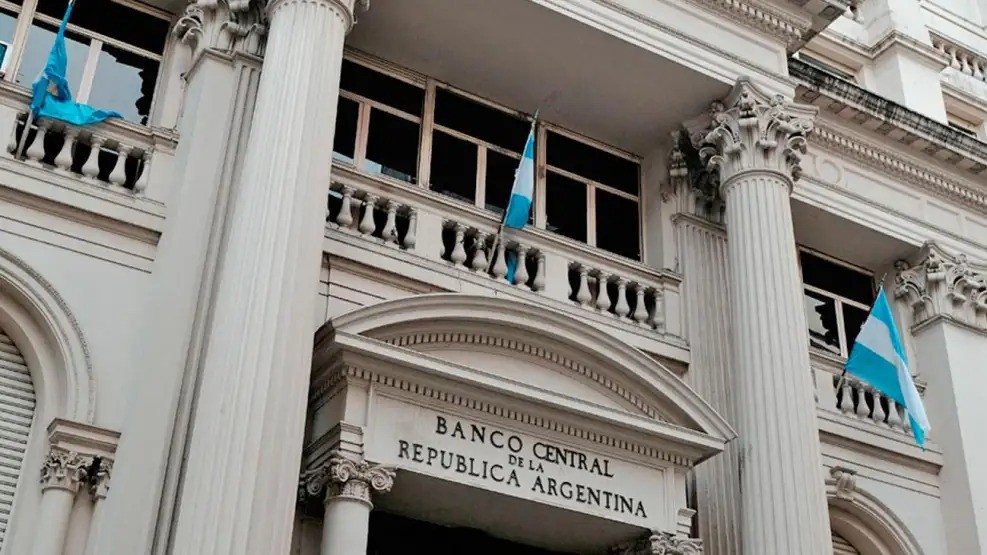 El BCRA intervino con ventas de reservas por primera vez desde el acuerdo con EE.UU.