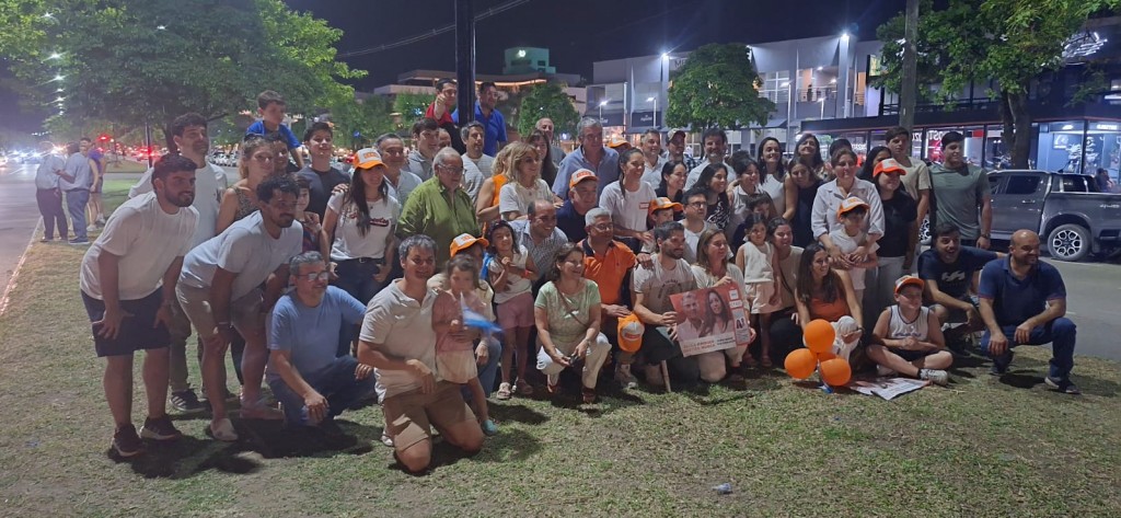 CREO cerró su campaña con una caravana que recorrió la capital y Yerba Buena
