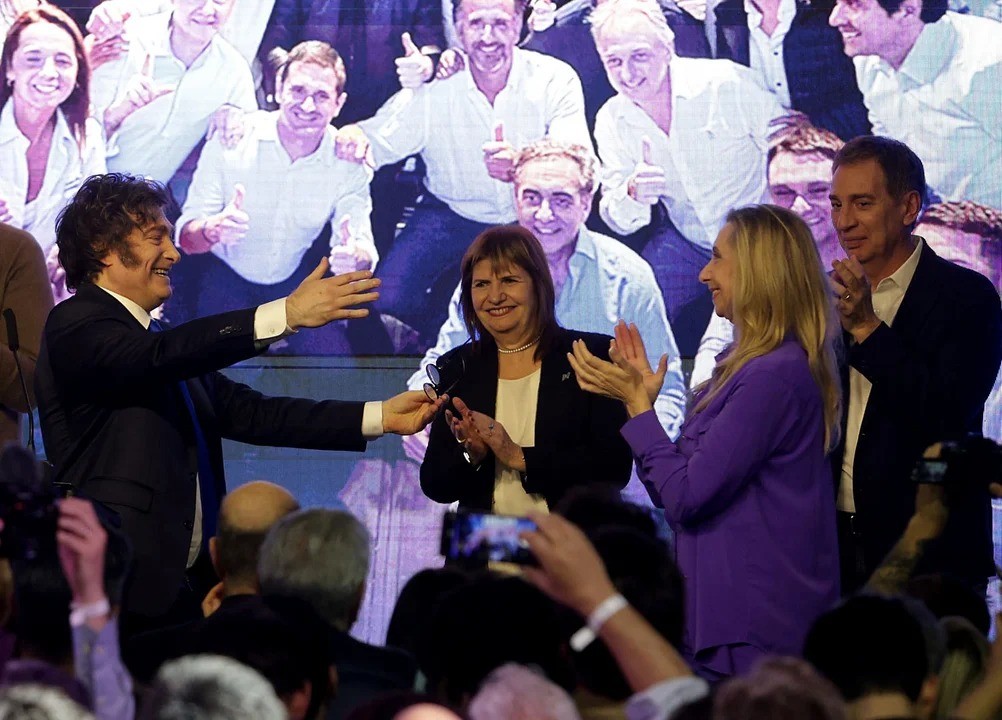 El violeta domina el mapa: La Libertad Avanza consolida su arraigo en las grandes urbes y suma victorias en el interior
