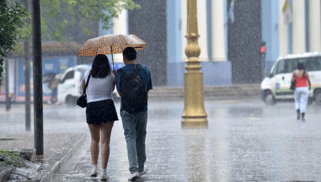 Un frente frío alterará el clima en Tucumán con lluvias y un marcado descenso térmico