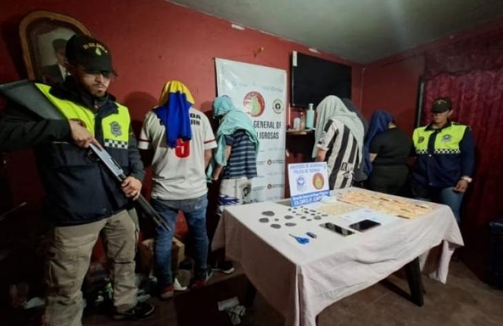 Allanamiento en el barrio Independencia: incautan cocaína y detienen a un hombre con antecedentes