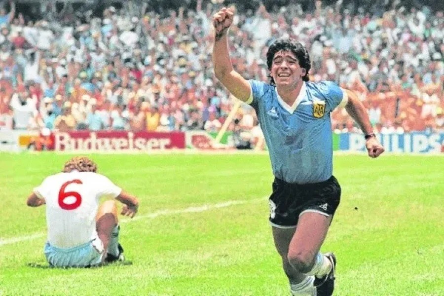 A 65 años del nacimiento de Maradona, el fútbol recuerda al mito que trascendió generaciones