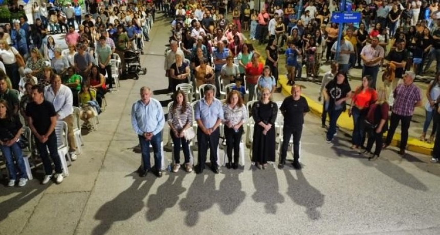 El oficialismo tucumano en pleno se congregó en Burruyacú para honrar a su patrona.