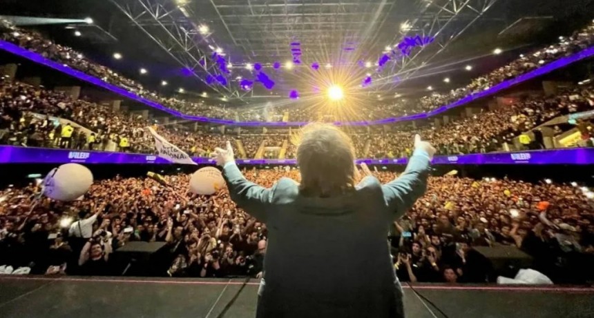 Escenario presidencial: un recital y un libro marcan la agenda de Milei en el Movistar Arena.