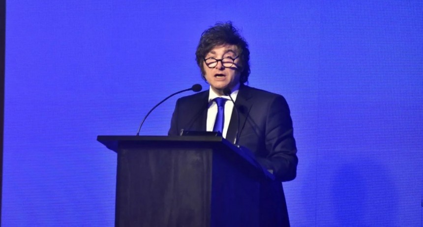 Milei elogia a Santilli en Mar del Plata y pide defender 