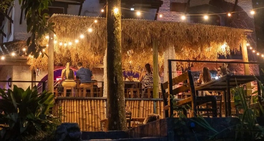 Violento asalto en Yerba Buena: delincuentes armados robaron un restaurante y regresaron minutos después por cervezas