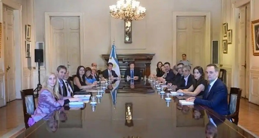 Milei encabezó una reunión de Gabinete acotado