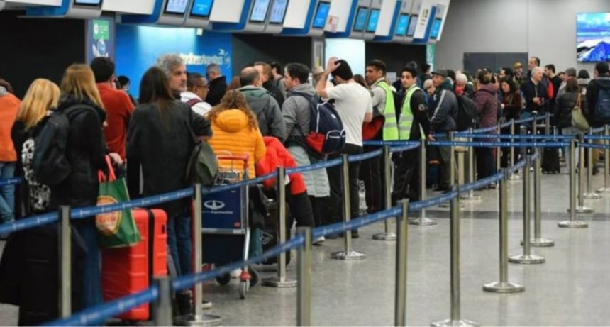 Conflicto aéreo: asambleas de pilotos amenazan con paralizar el Aeroparque