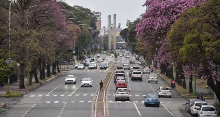 Calor y cielo despejado hoy, pero el tiempo cambiará con la llegada de un frente frío