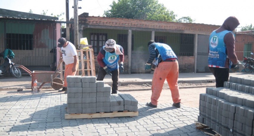 Obras de pavimento articulado: así avanza el plan de urbanización municipal en La Banda del Río Salí
