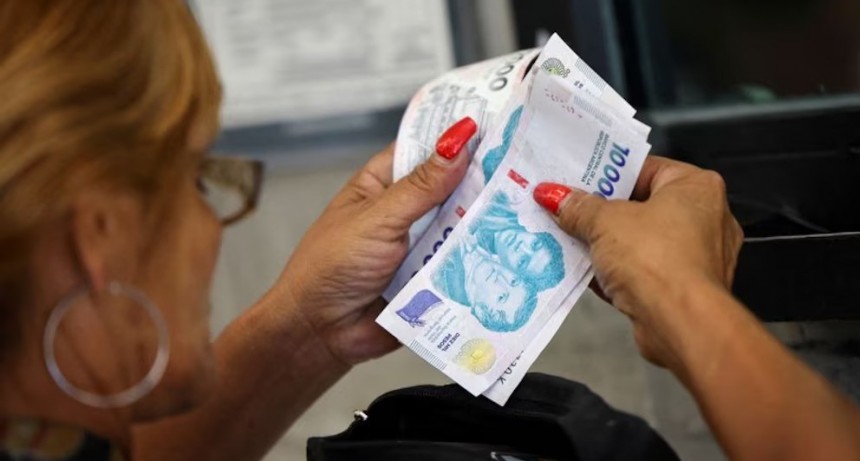 El Gobierno oficializa un bono de $70.000 para jubilados en noviembre: cómo se aplica a las prestaciones mínimas