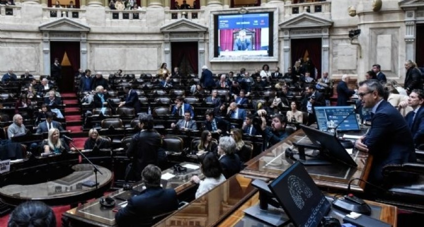 El oficialismo busca postergar el debate del Presupuesto 2026 hasta después del recambio legislativo