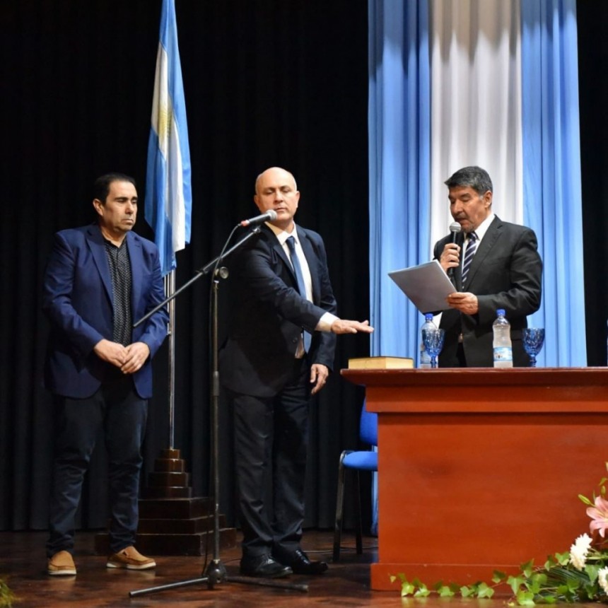 Acevedo tomó juramento al intendente Alejandro Molinuevo en Concepción