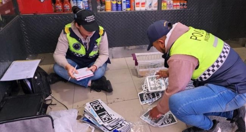 Secuestran más de 140 chapas patentes apócrifas