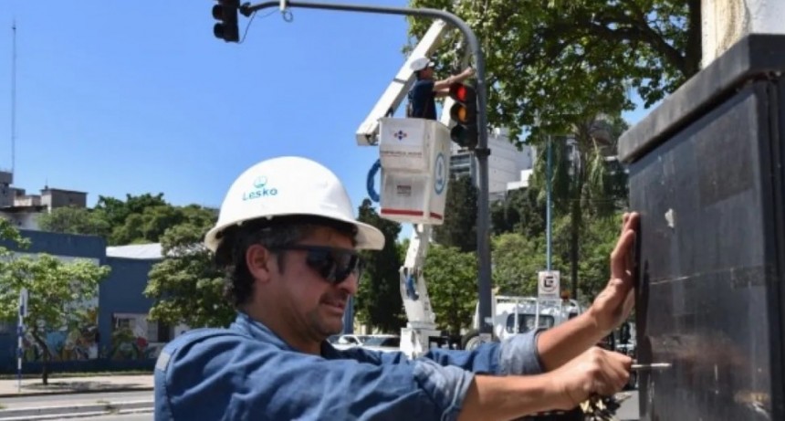 Pusieron en funcionamiento 41 complejos semaforizados en la capital