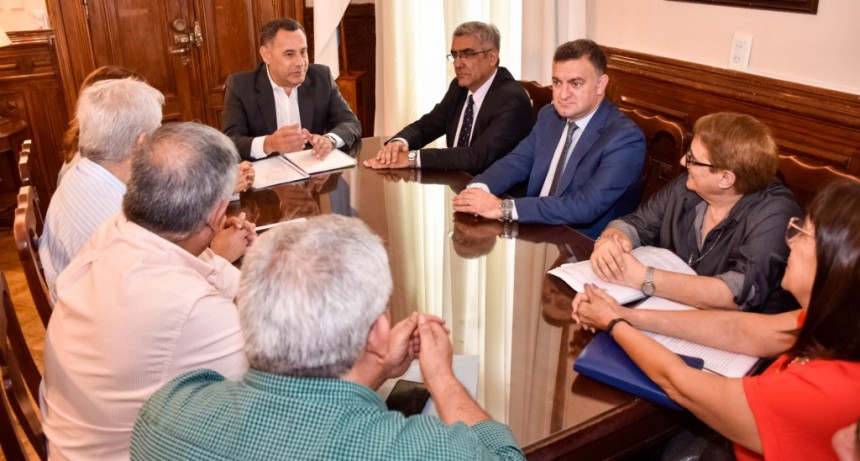 Comenzaron las reuniones por paritarias entre los gremios y el gobierno