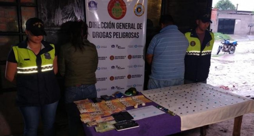 Detienen a dos personas y secuestran más de 120 “ravioles” de cocaína
