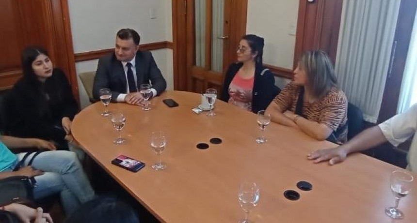 El Gobierno provincial recibió a los feriantes del Mercado Persia