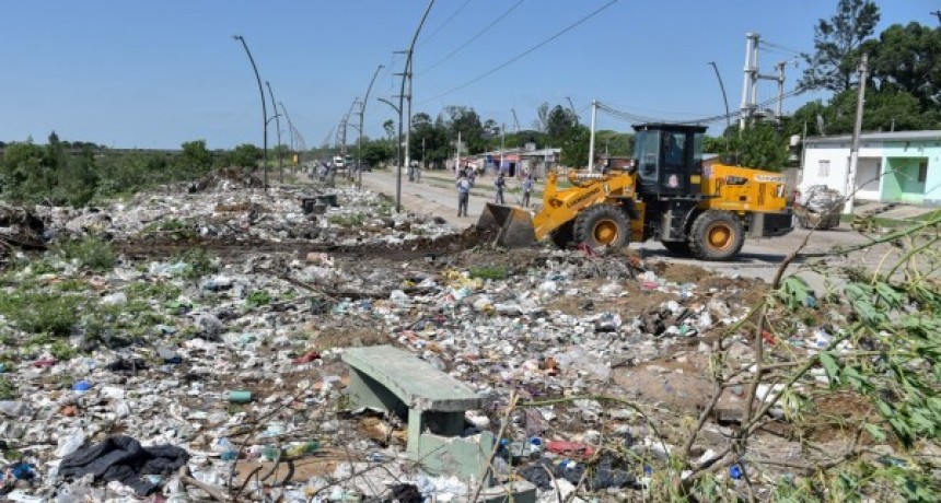 Retiran 100 toneladas de residuos de la Costanera Norte