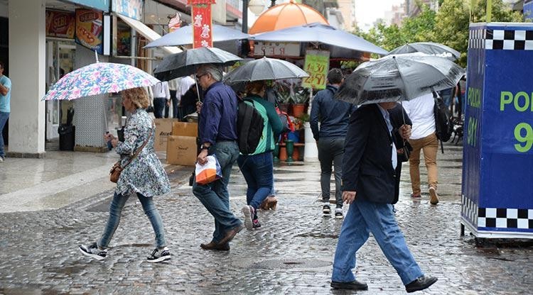 Tiempo: se espera un viernes con lluvias aisladas en Tucumán