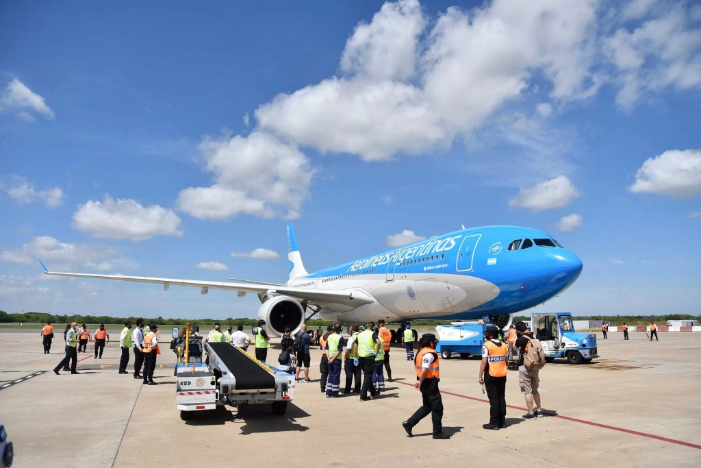 Las negociaciones con los gremios aeronáuticos y el Gobierno pasaron a un cuarto intermedio para hoy