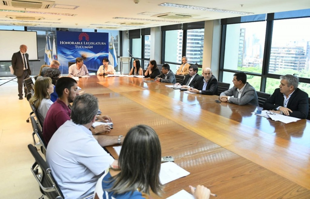 Representantes del Ministerio de Educación participaron del debate sobre ludopatía en la Legislatura