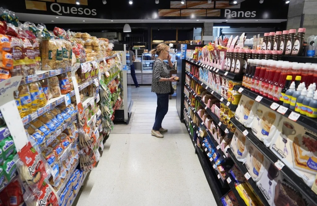 Consultoras proyectan un repunte de la inflación en octubre, con alimentos a la cabeza