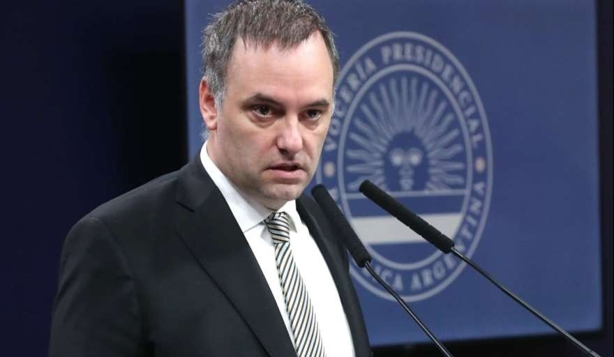 Adorni responde a Macri: 