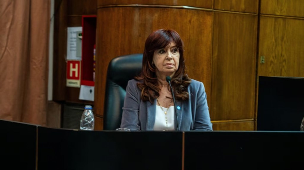 Arranca el juicio por los Cuadernos: Cristina Kirchner enfrenta cargos como presunta jefa de asociación ilícita