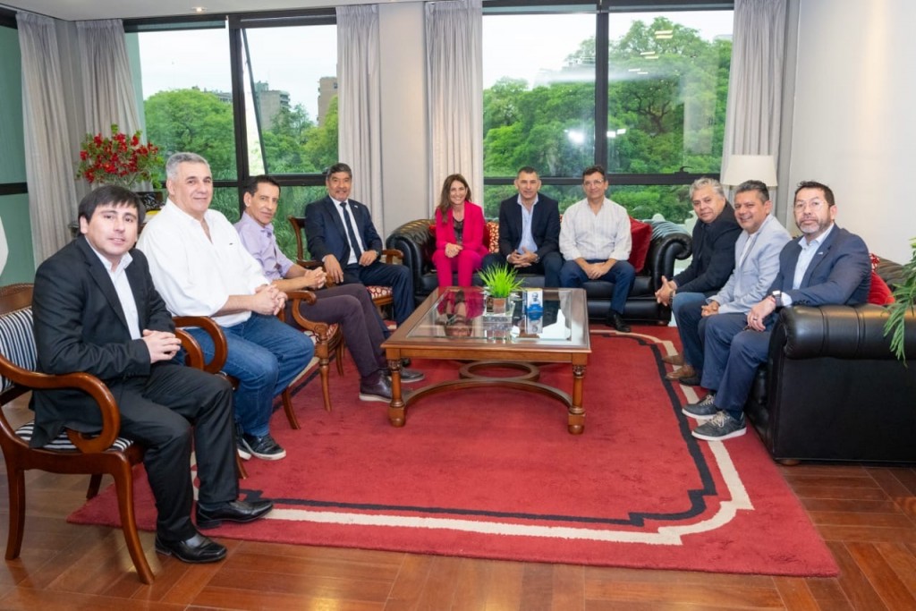 Hacia un nuevo sistema electoral: Acevedo concreta reuniones clave en la Legislatura