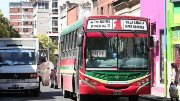 Paro de colectivos: un diálogo crucial busca desbloquear el paro que paraliza el transporte