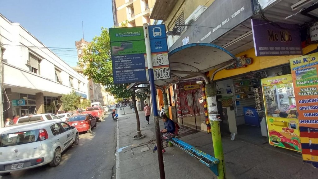 El paro de transporte se extiende y amenaza con prolongarse hasta el lunes