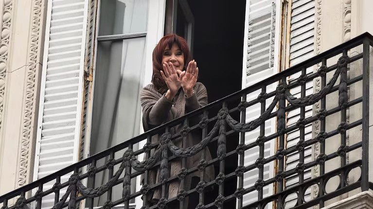 ANSES notifica a Cristina Kirchner: deberá devolver alrededor de $1.000 millones por su jubilación y pensión
