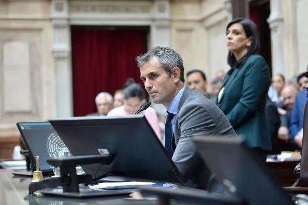 Menem anuncia sesiones extraordinarias desde el 10 de diciembre para tratar el Presupuesto 2026