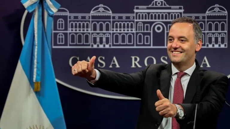 Adorni desmiente a ATE: la reforma laboral no modificará la Ley de Empleo Público