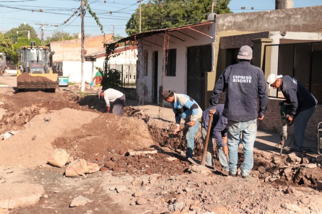 Avanzan las obras de urbanización en calles Brasil y Colombia de La Banda del Río Salí