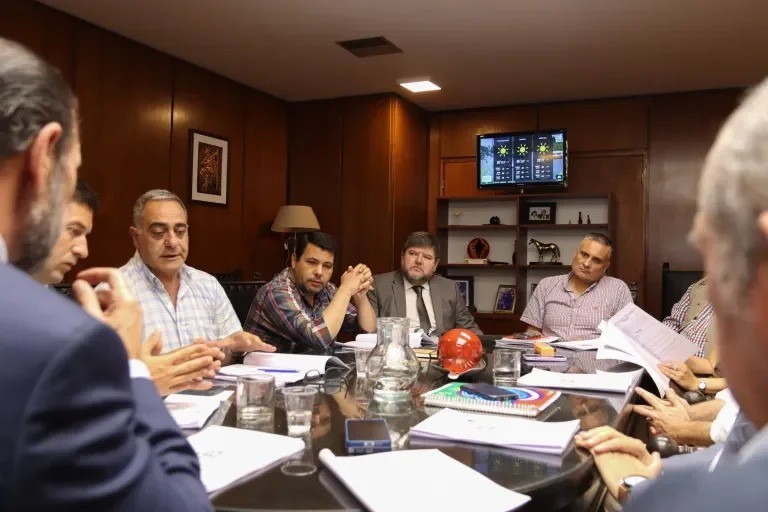 El Concejo Deliberante acuerda tratar la regulación de Uber para autos la próxima semana