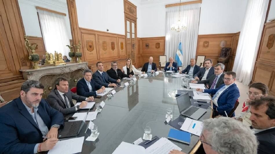 Última reunión del Consejo de Mayo: Adorni liderará la definición de las reformas laboral y educativa